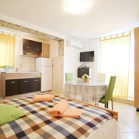 L & Z Apartment *