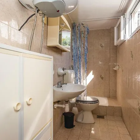 L & Z Apartment Petrcane