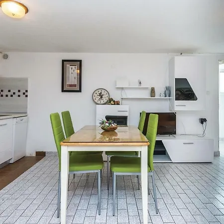 L & Z Apartment